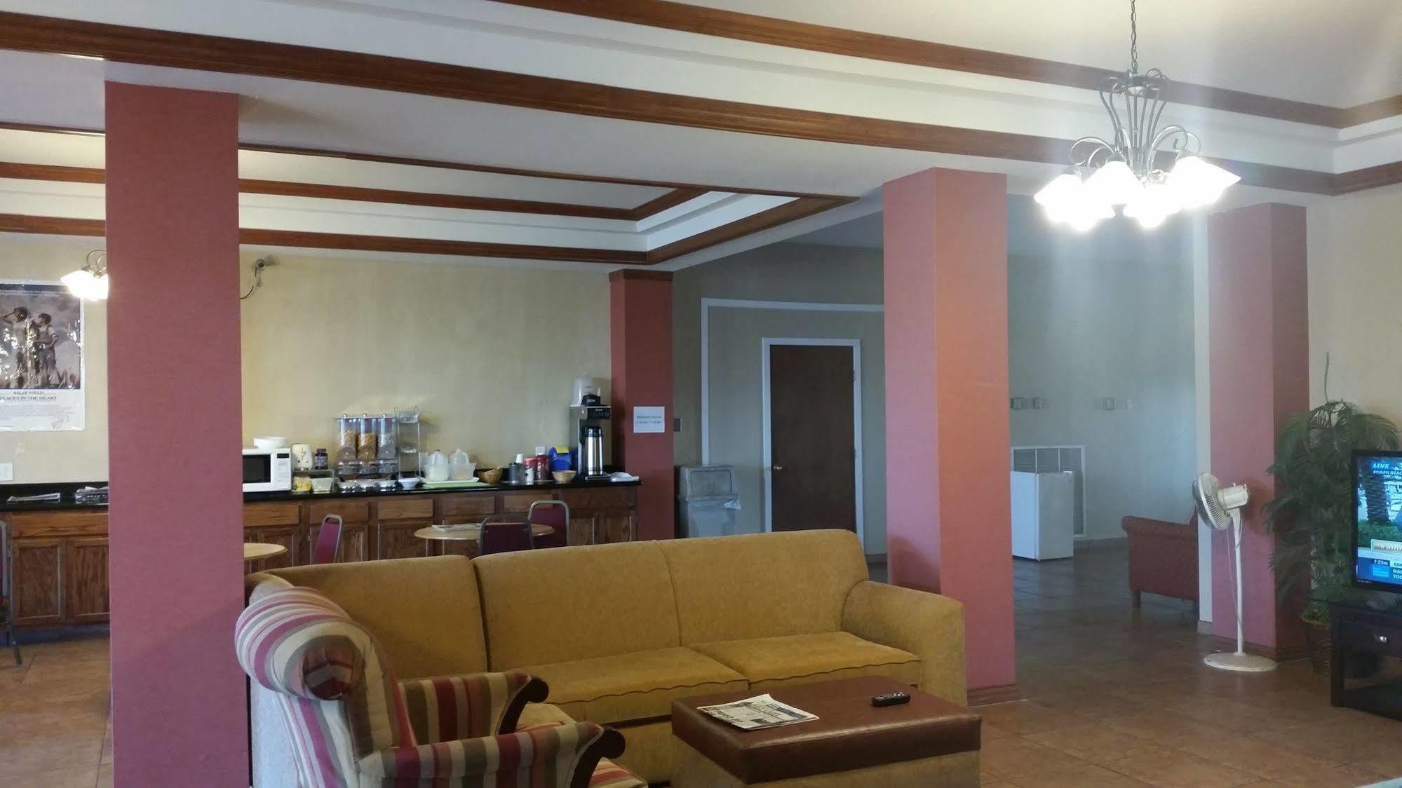 Executive Inn And Suites Ваксахачи Экстерьер фото